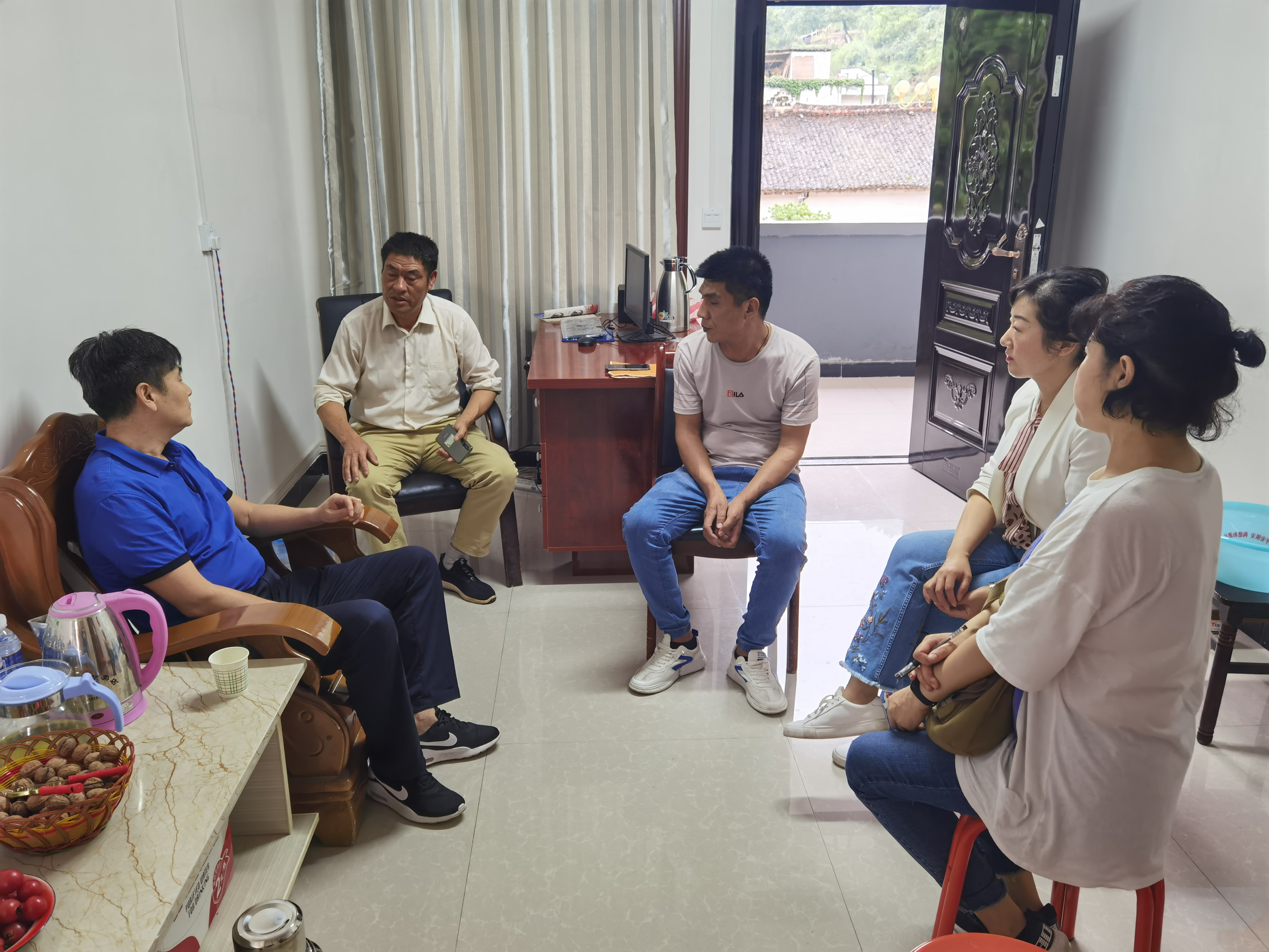 陜西糧農油脂集團開展入戶走訪慰問和黨建聯(lián)基層主題黨日活動