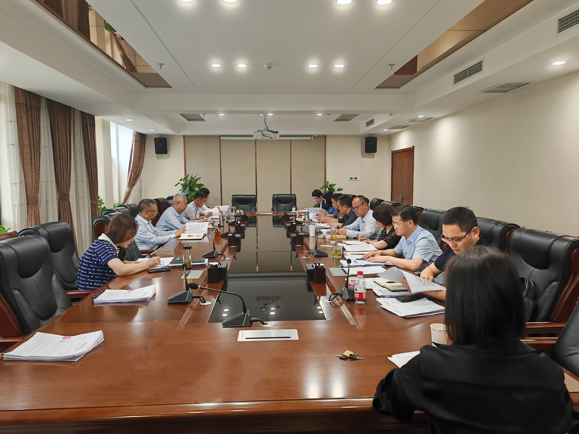 集團黨委理論學(xué)習(xí)中心組召開2023年度第7次學(xué)習(xí)會議